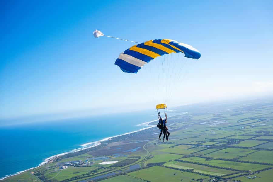 Melbourne: Tandem Skydive over Great Ocean Road + Transfer - Check-in, training, and meeting your instructor