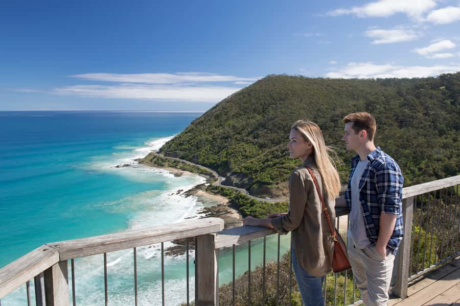 Melbourne to Adelaide: 2-Day Overland Explorer Tour - Apollo Bay: a useful lunch break
