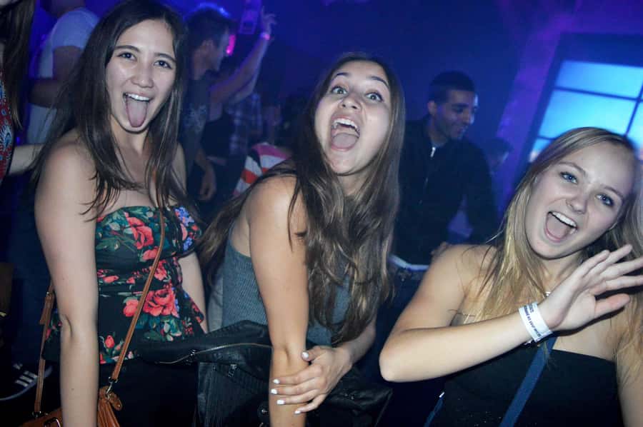Melbourne: Weekly Bar Crawl: 5 Free shots, Club Entry - Why the free entry changes the value
