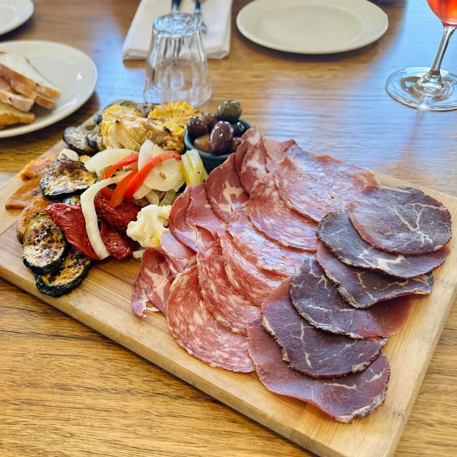 Melbourne: Yarra Valley Wine Tour + Lunch & Gin/Beer Option - A full day from Melbourne to the Yarra Valley