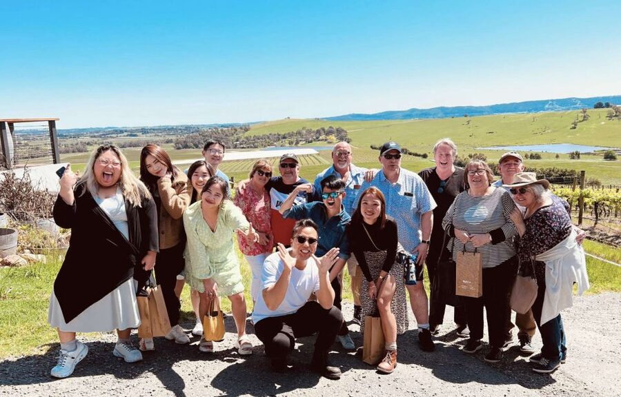 Melbourne: Yarra Valley Wine Tour + Lunch & Gin/Beer Option - Helen and Joey brings a different winery style