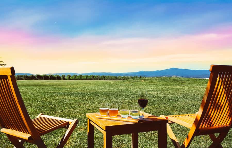 Melbourne: Yarra Valley Wine Tour + Lunch & Gin/Beer Option - Meeting at the Arts Centre Melbourne Spire