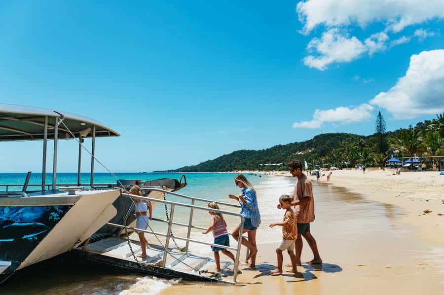 Moreton Island: Marine Discovery Cruise & Dolphin Feeding - Lunch is convenient, but budget for the difference