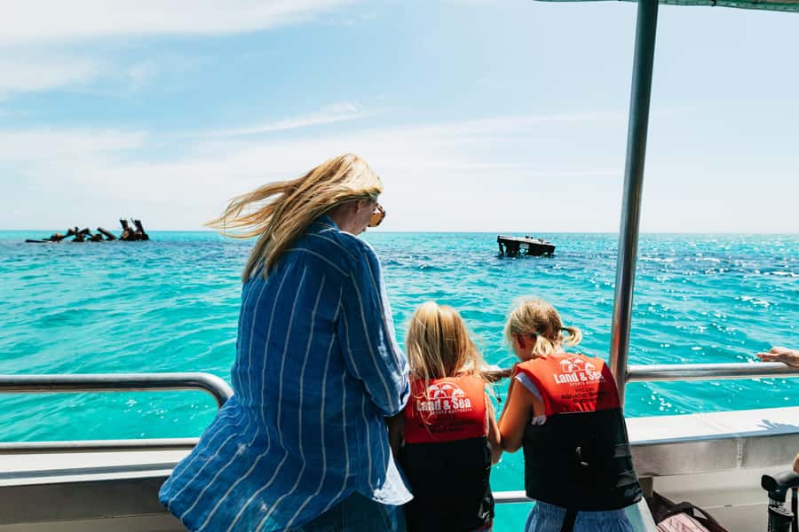 Moreton Island: Marine Discovery Cruise & Dolphin Feeding - The Eco Centre presentation fills in the picture