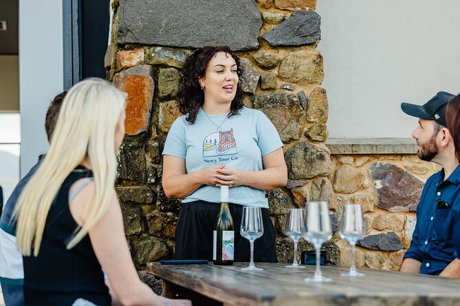 Newcastle: Boutique Hunter Valley Wine Tour - Lunch at 4 Pines at the Farm