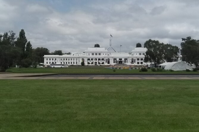 Personalised Sightseeing in Canberra, with John - The national collections around Lake Burley Griffin