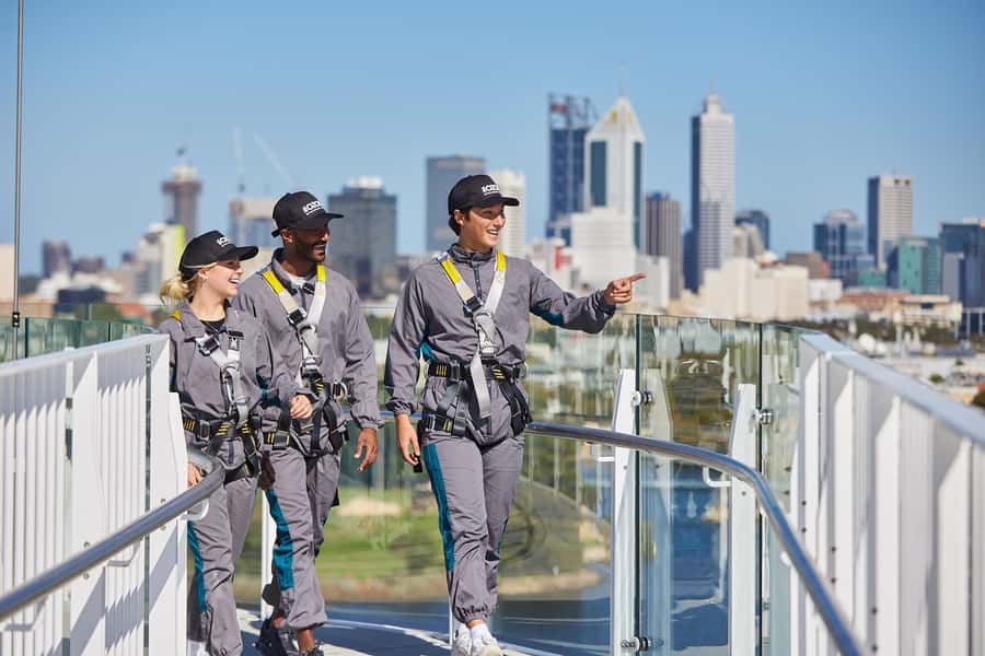 Perth: Optus Stadium Rooftop Vertigo Experience - Getting ready for the ten-metre crossing