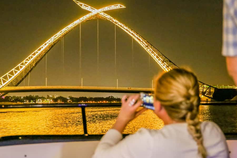 Perth: Swan River Dinner Cruise - From Pier 3 to Perth’s evening skyline