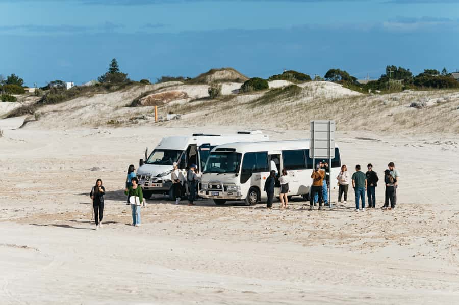 Pinnacles Desert: Sunset BBQ & Stargazing Tour +Sandboarding - Nilgen Lookout and Hangover Bay
