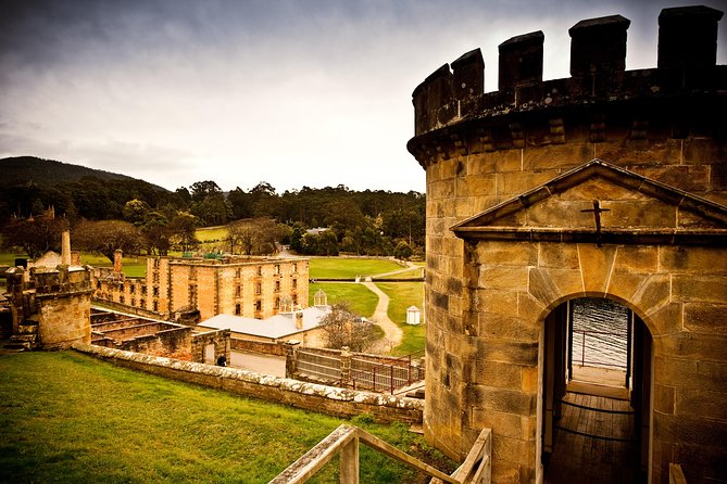 Port Arthur and Tasman Sights with Harbour Cruise - The ride from Hobart to the Tasman Peninsula