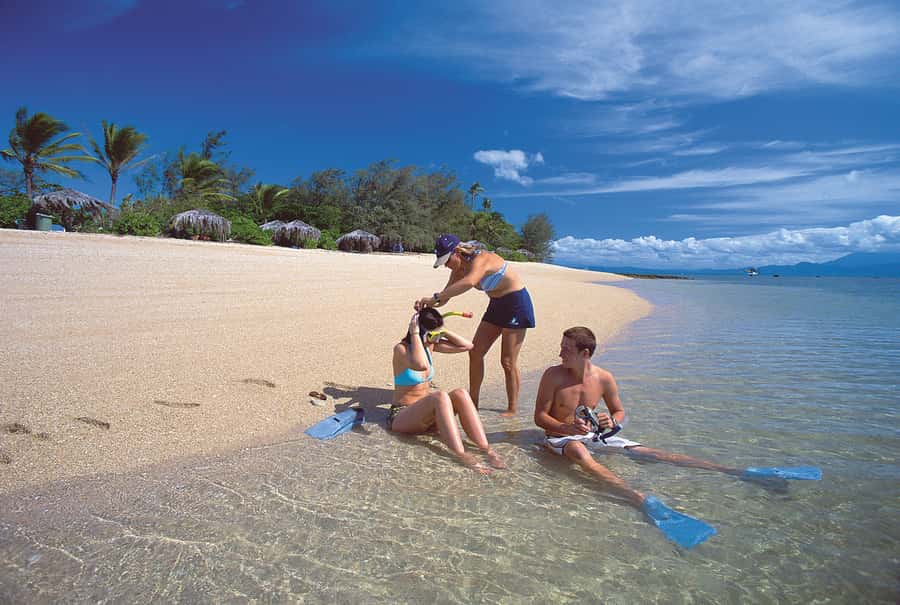 Port Douglas: Low Isles Afternoon Cruise on Luxury Catamaran - A short heritage walk on the island