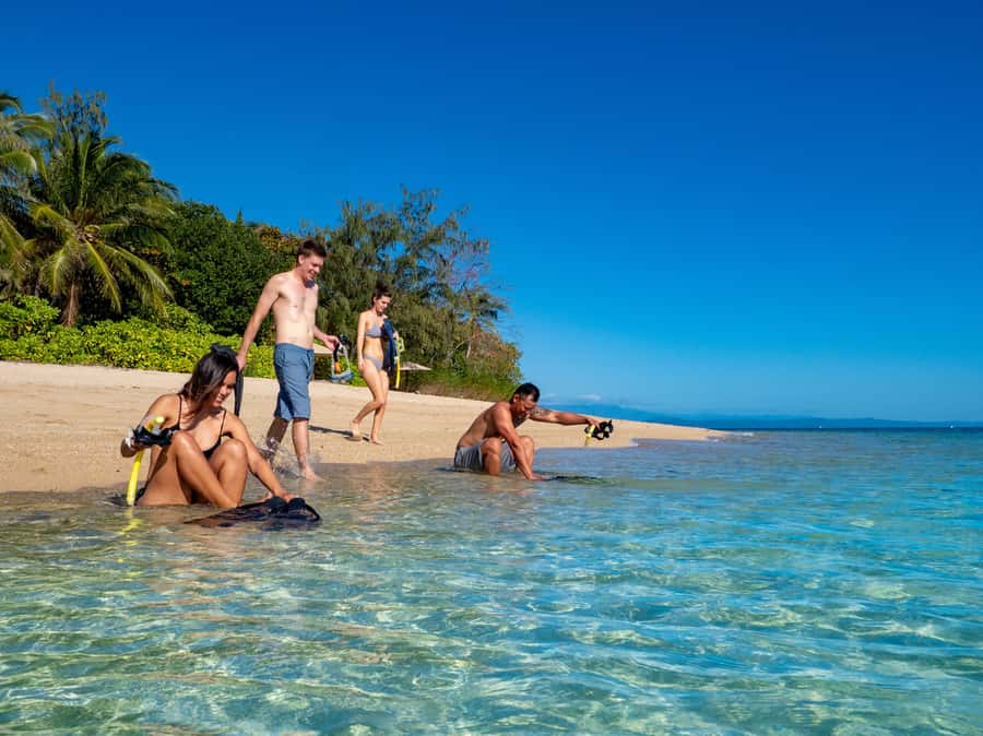 Port Douglas: Low Isles Glass Bottom Boat & Snorkeling Tour - Low Isles in five useful points