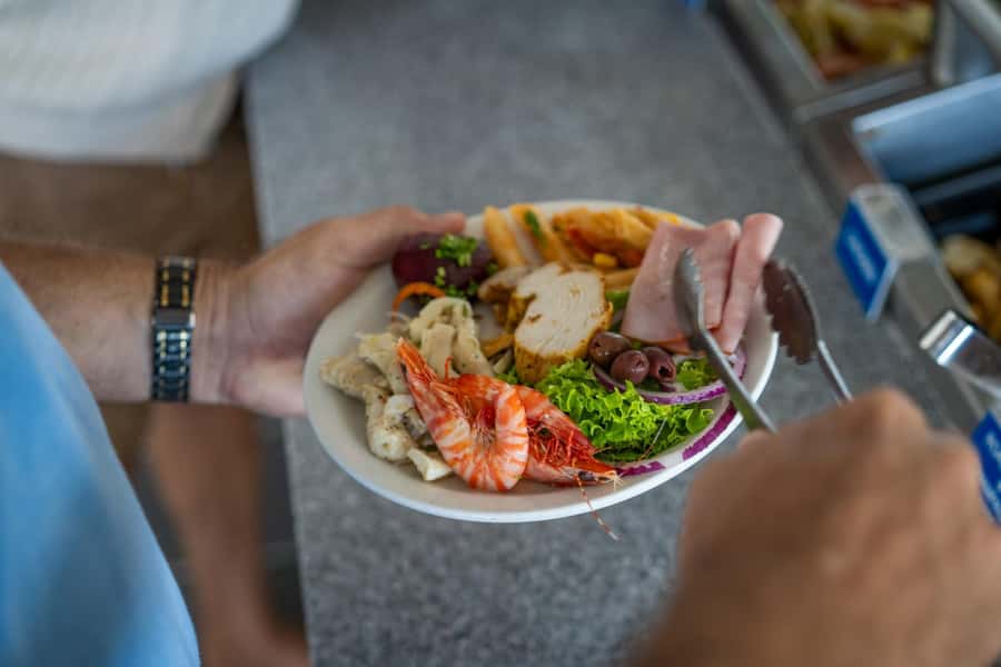 Port Douglas: Quicksilver Outer Barrier Reef Full-Day Cruise - Lunch and the practical comforts