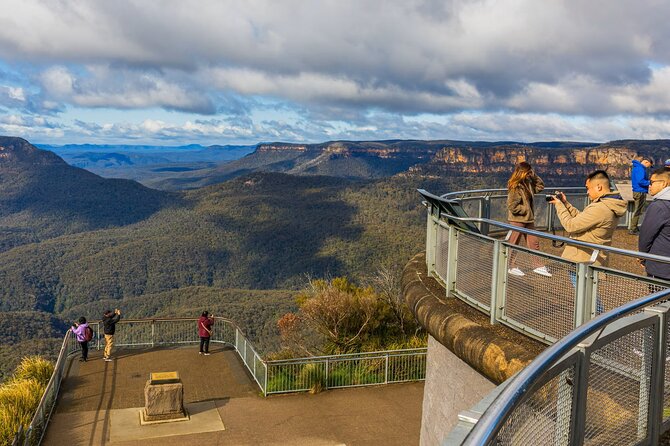 PRIVATE Blue Mountains Scenic World Wentworth Falls & Cruise Tour - Leura and the scenic drive to Echo Point
