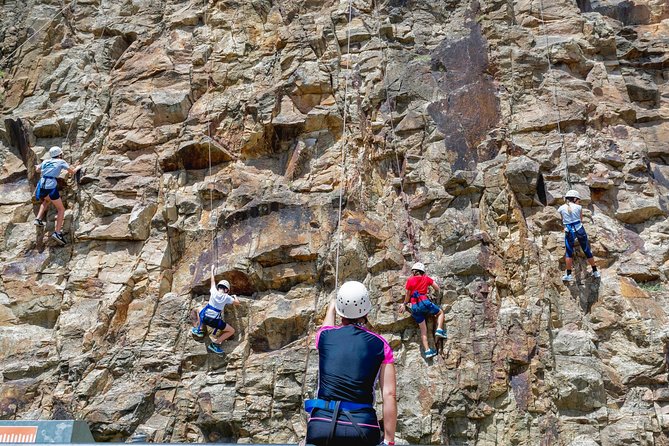Rock Climbing at the Kangaroo Point Cliffs in Brisbane - The first part of the two-hour session