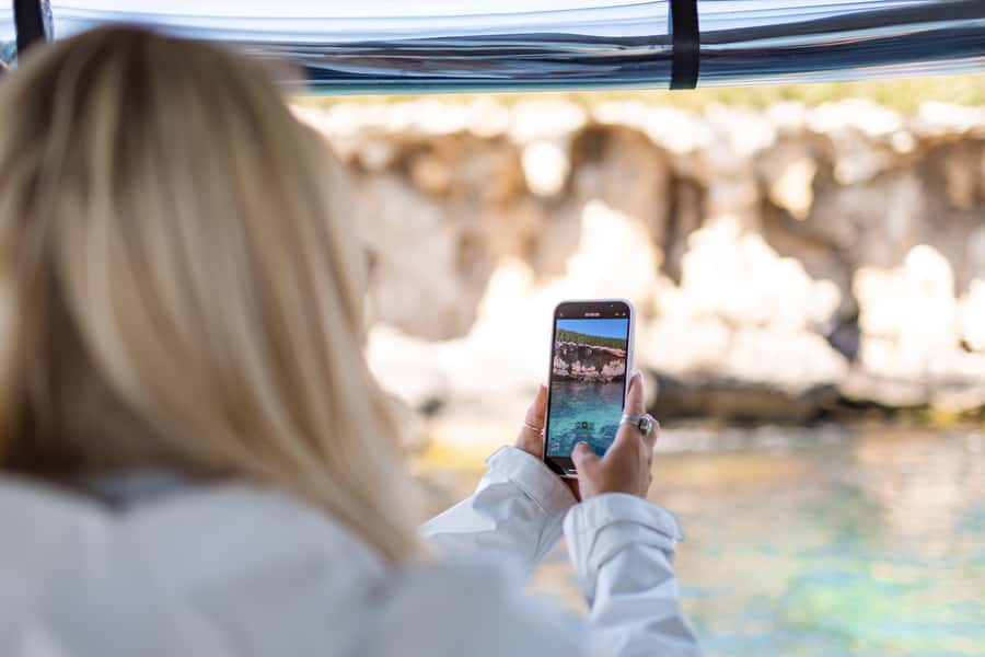 Rockingham: Shoalwater Islands, Dolphins, and Sea Lions Tour - What the guide adds to the hour