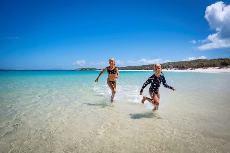 Rosslyn: Great Keppel Island Glass Bottom Boat Tour - Key points to know before you book