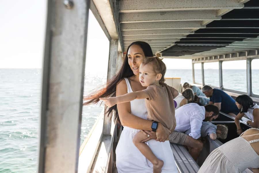 Rosslyn: Great Keppel Island Glass Bottom Boat Tour - Walking across 1,454 hectares of island