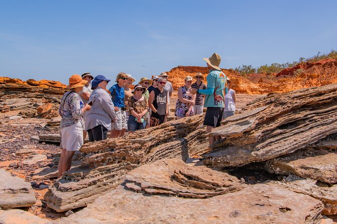SCENIC AND PREHISTORIC CRUISE - Sparkling Wine & Gourmet Platters - The guides and the tone of the day