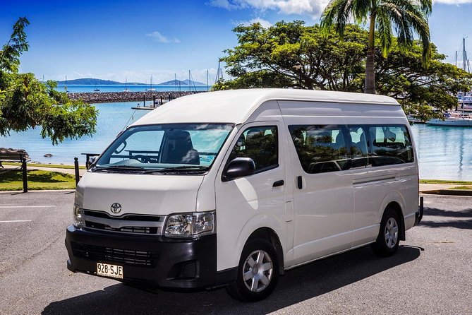 Shuttle from Airlie beach to Proserpine airport - Leaving Airlie Beach and settling into the minivan