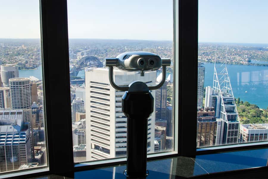 Skywalk at The Sydney Tower Eye: Ticket & Tour - What the guides add to the experience