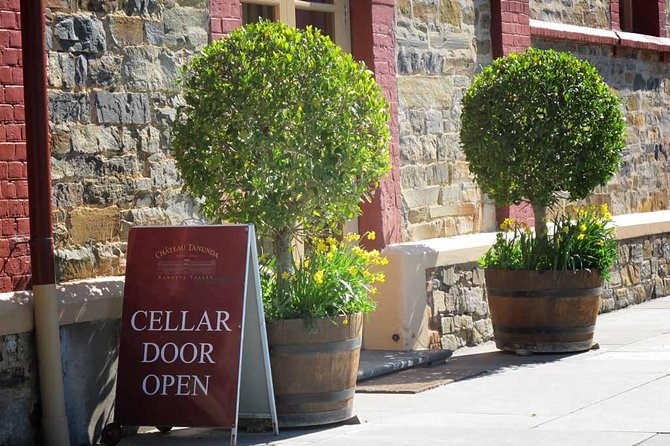 Small Tour Barossa Valley Voyager Tour from Adelaide - The morning drive from Adelaide to wine country