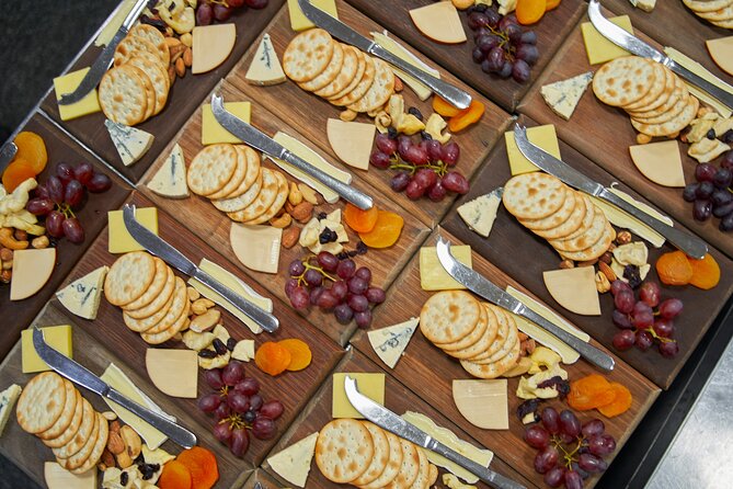 Spirit of Melbourne Dinner Cruise on the Yarra River - Drinks That Keep the Evening Moving