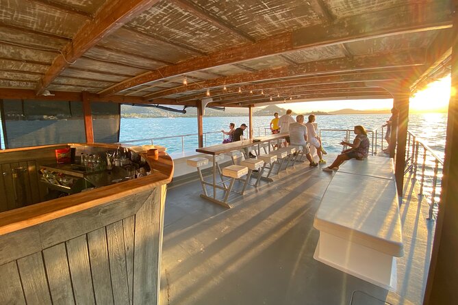 Sundowner Sunset Cruise Airlie Beach - Key points to know before boarding
