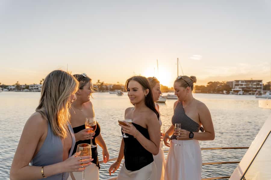 Sunshine Coast: Mooloolaba River Sunset Cruise - Collecting the catch of the day