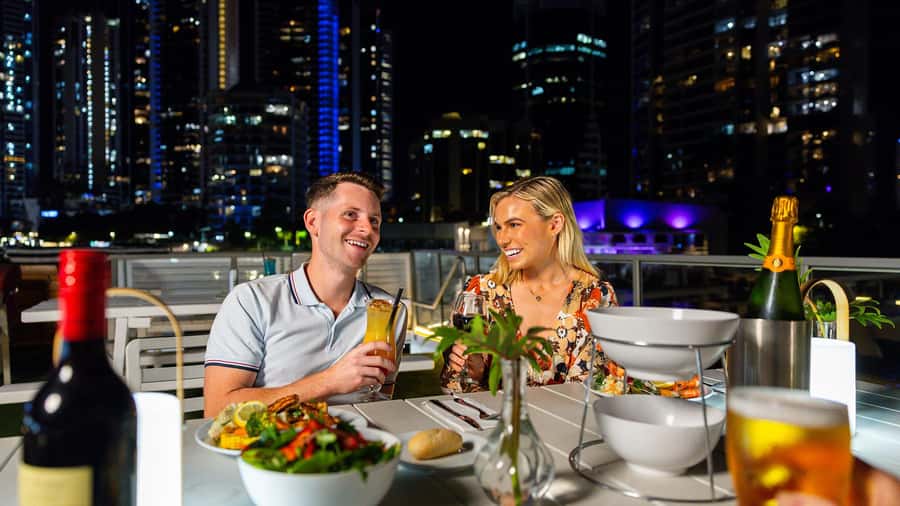 Surfers Paradise: Buffet Dinner Sightseeing Cruise - Setting out from Sea World Cruises Terminal