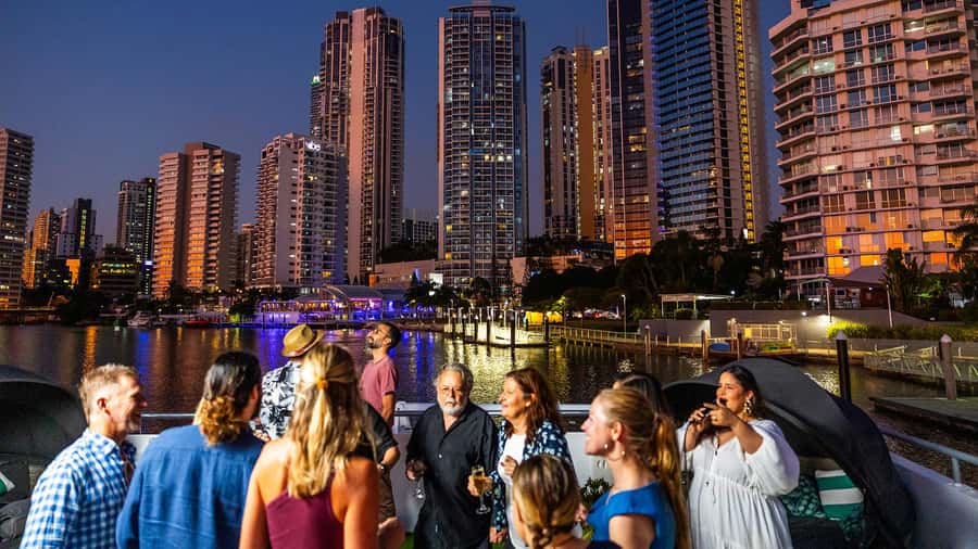 Surfers Paradise: Buffet Dinner Sightseeing Cruise - Dinner from the buffet