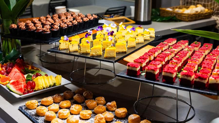 Surfers Paradise: Buffet Dinner Sightseeing Cruise - Is $91 good value?