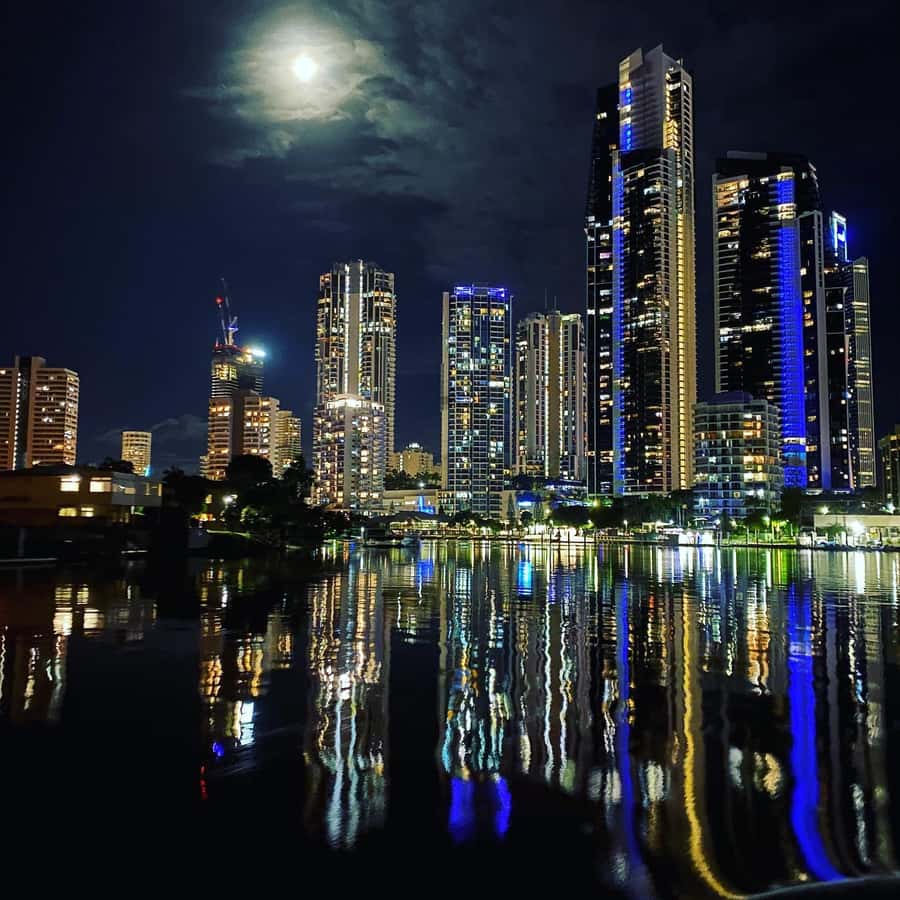 Surfers Paradise Sightseeing City Lights Cruise - Meeting at Cavill Avenue