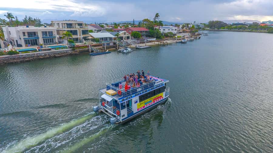 Surfers Paradise: Sightseeing Midday River and Canal Cruise - The Surfers Paradise canal section