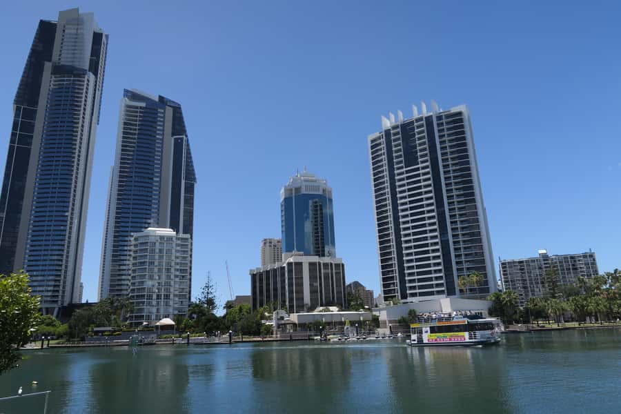Surfers Paradise: Sightseeing Midday River and Canal Cruise - Who will enjoy this hour on the water?