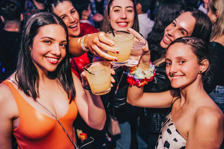 Sydney: Big Night Out Pub Crawl with Local Party Hosts - Side Bar: the final stop for dancing
