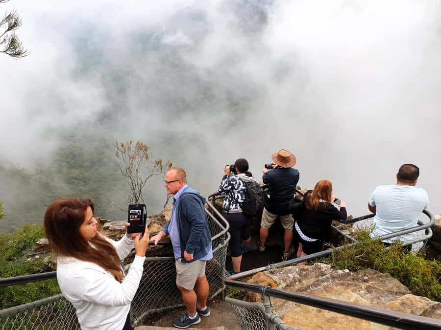 Sydney: Blue Mountains Late Start, Walks Waterfalls & Koalas - Quiet lookouts over the Grose Valley