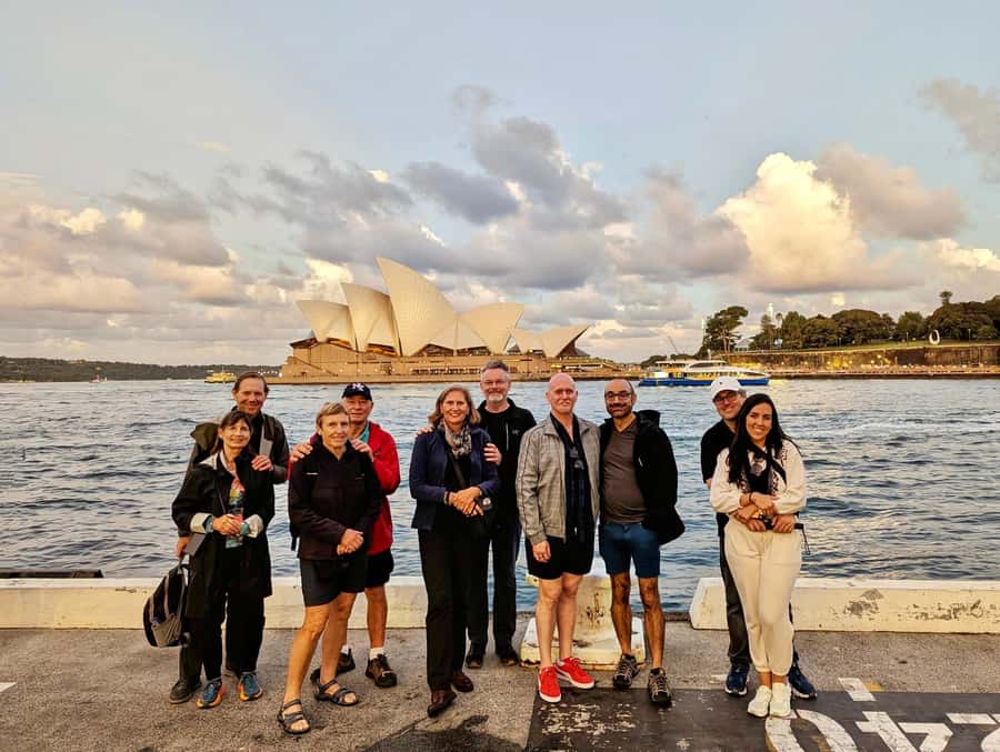 Sydney: City & The Rocks 3.5-Hour Walking Tour with a Drink - Why this Sydney walk works so well on a first day
