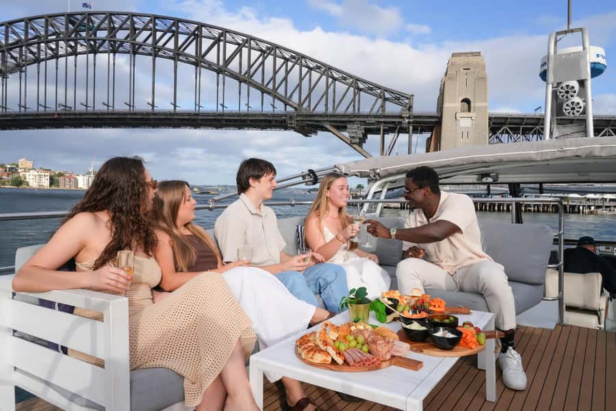 Sydney: Golden Glow Sunset Harbour Cruise with 1 Drink - Key points to know before booking