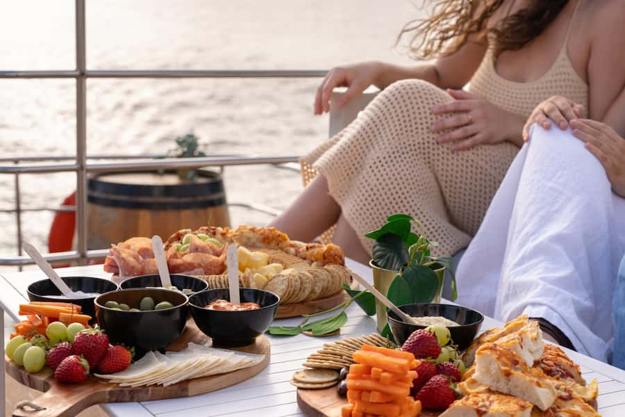 Sydney: Golden Glow Sunset Harbour Cruise with 1 Drink - Why sunset is the right time for Sydney Harbour