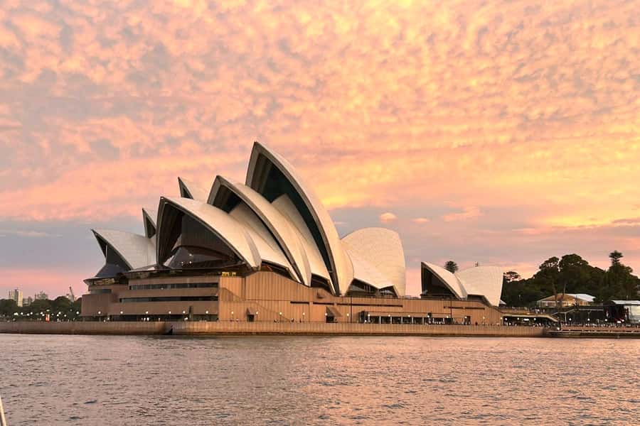 Sydney: Golden Glow Sunset Harbour Cruise with 1 Drink - Boarding HEAVEN at Aquarium Wharf