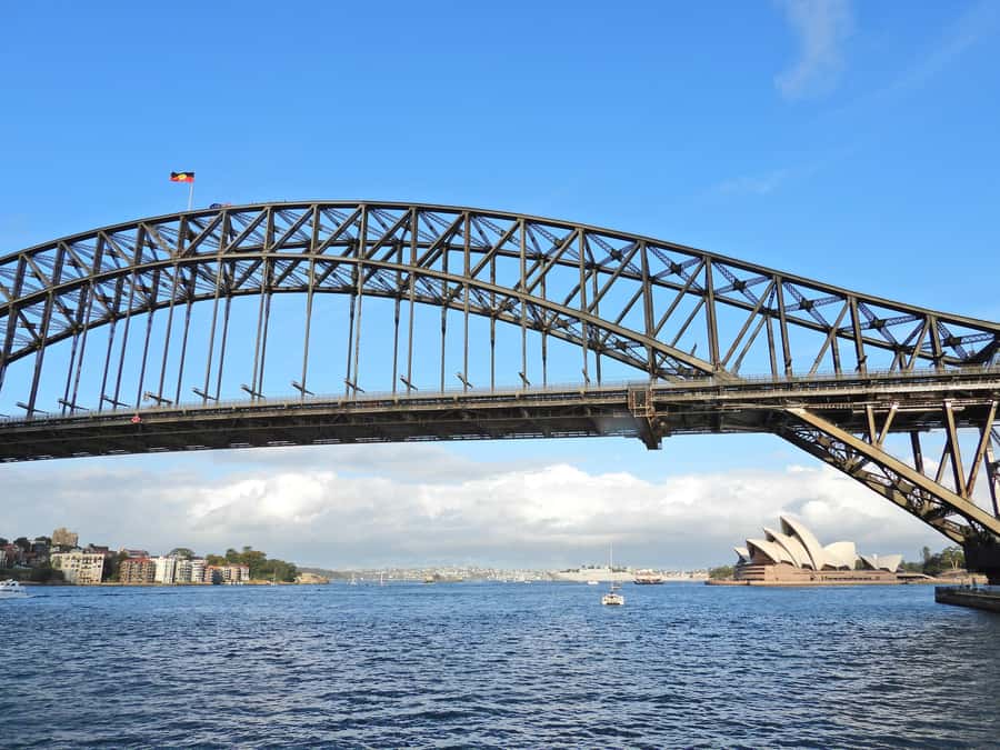 Sydney: Harbour Cruise with Buffet Lunch - Live commentary from Ron, Ellen, and Rin