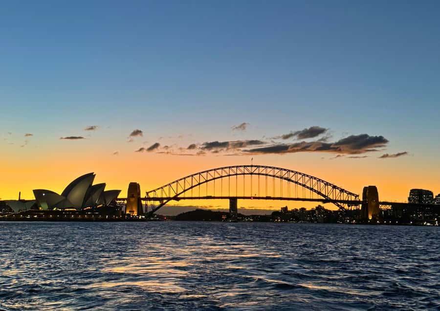 Sydney: Harbour Dinner Cruise with Buffet - Key points at a glance