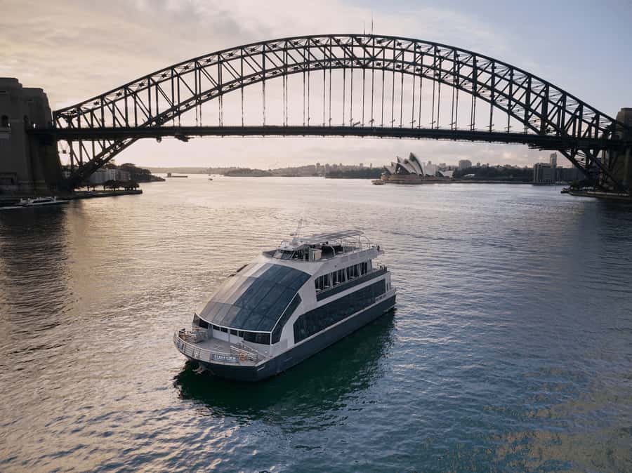 Sydney Harbour: Glass Boat Signature Dinner Cruise - What the boat ride is really like