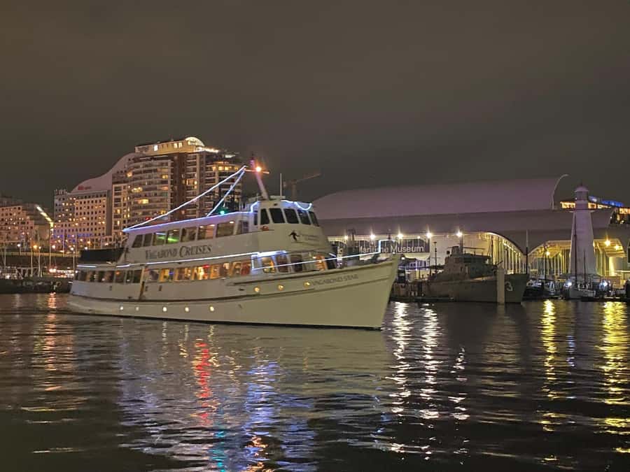 Sydney Harbour: Latin Fiesta Dinner Cruise - A Latin night with Sydney Harbour outside the windows