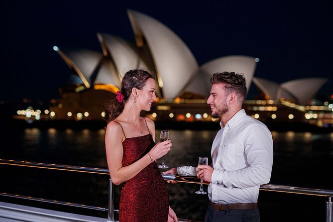 Sydney Harbour Starlight Dinner Cruise from Darling Harbour - Live music and the mood on board