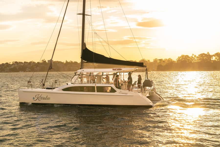 Sydney Harbour: Sunset Catamaran Cruise - The Opera House, Harbour Bridge, and Darling Harbour Loop
