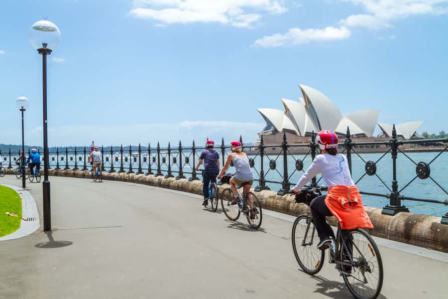 Sydney: Iconic Sights 4-Hour Bike Tour - Key points at a glance