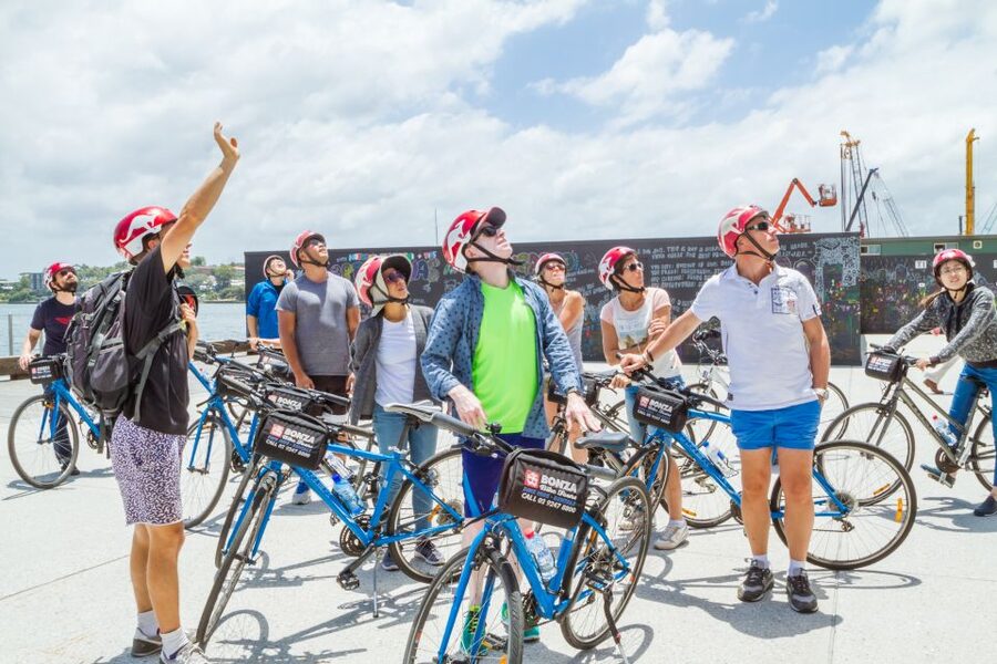 Sydney: Iconic Sights 4-Hour Bike Tour - What the guides add to the ride