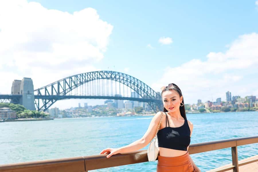 Sydney: Private Photoshoot outside the Opera House - The photographer’s role in making you comfortable